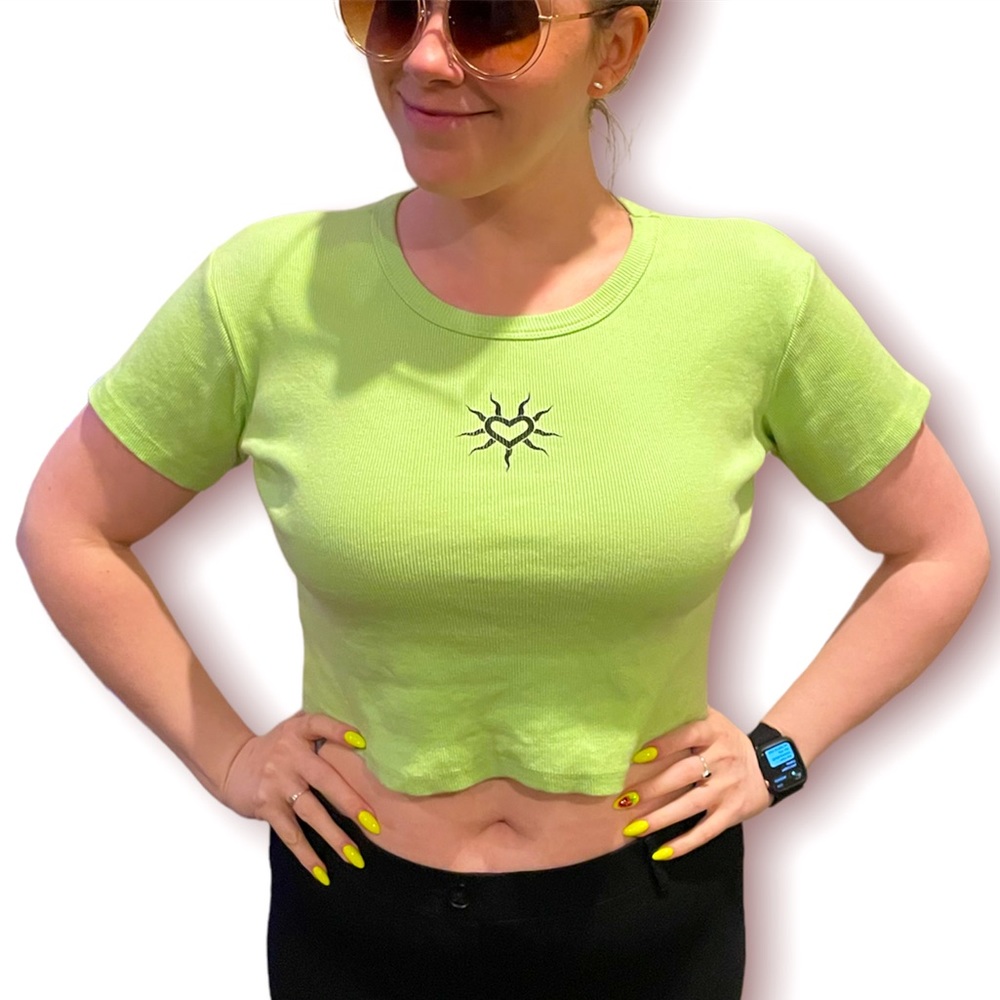 Delia’s cropped top! New never worn and looks so darn cute .)